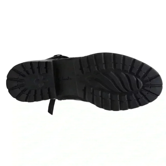 Clarks women’s 6.5 Clarkwell strap boots black buckle closure side zipper - Picture 2 of 16